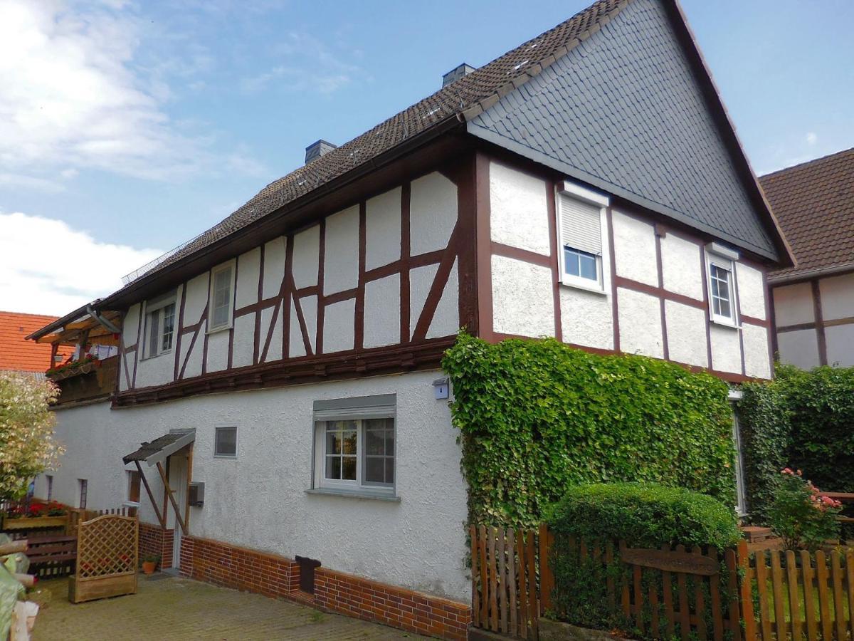 Small Apartment In Hesse With Terrace And Garden Frielendorf エクステリア 写真