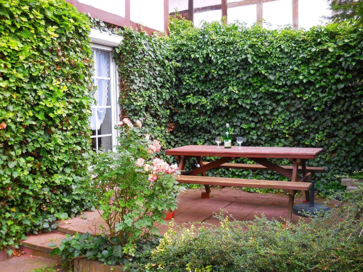 Small Apartment In Hesse With Terrace And Garden Frielendorf エクステリア 写真