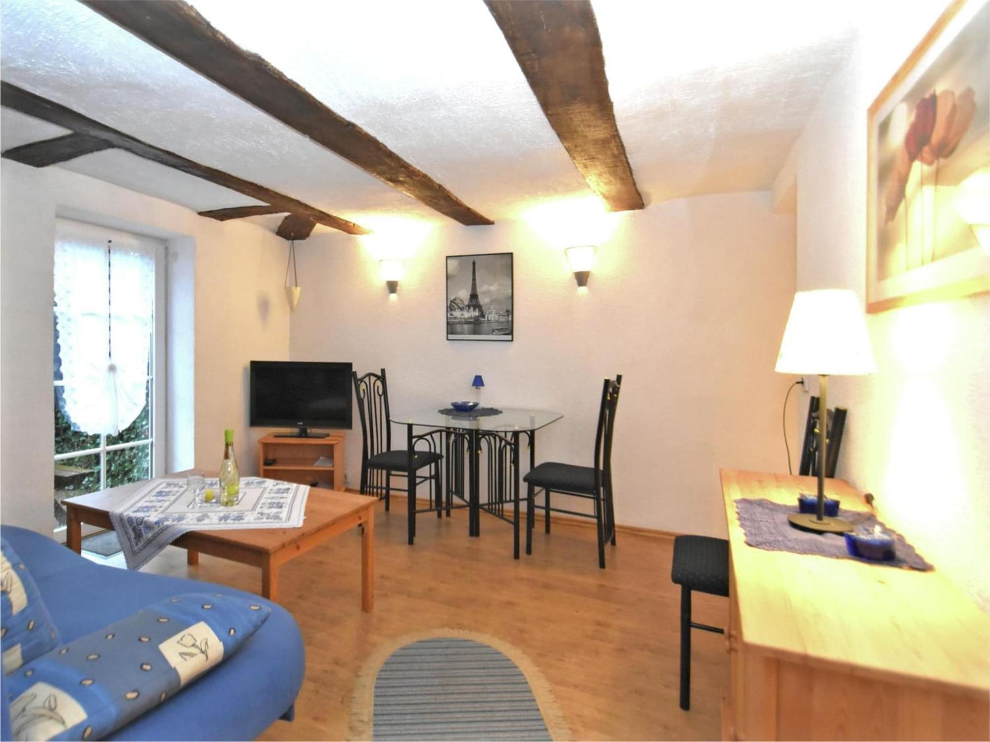 Small Apartment In Hesse With Terrace And Garden Frielendorf エクステリア 写真